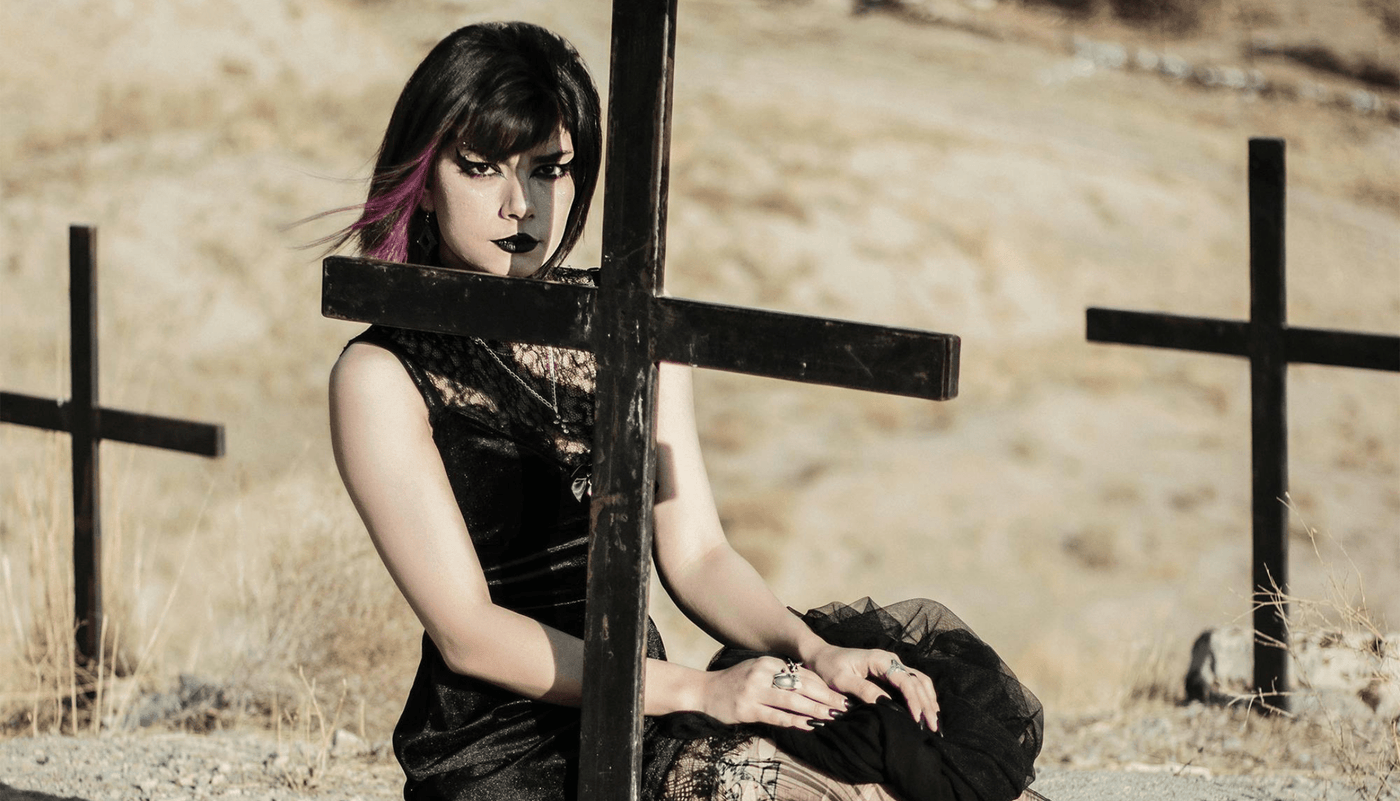 T-shirt σε στυλ gothcore – ποια είναι τα χαρακτηριστικά τους; – Castle Gothic