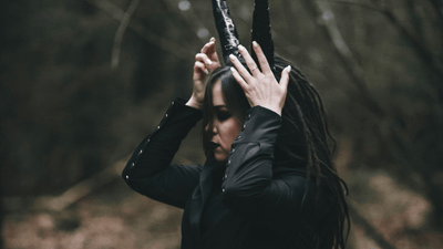 Γιλέκο για σκηνική εμφάνιση – γοτθική κομψότητα στο θεατρικό σανίδι